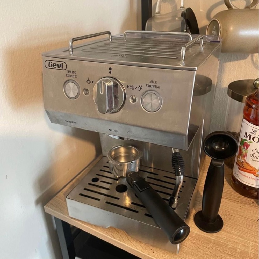 Gevi Espresso bar 15 with milk frother